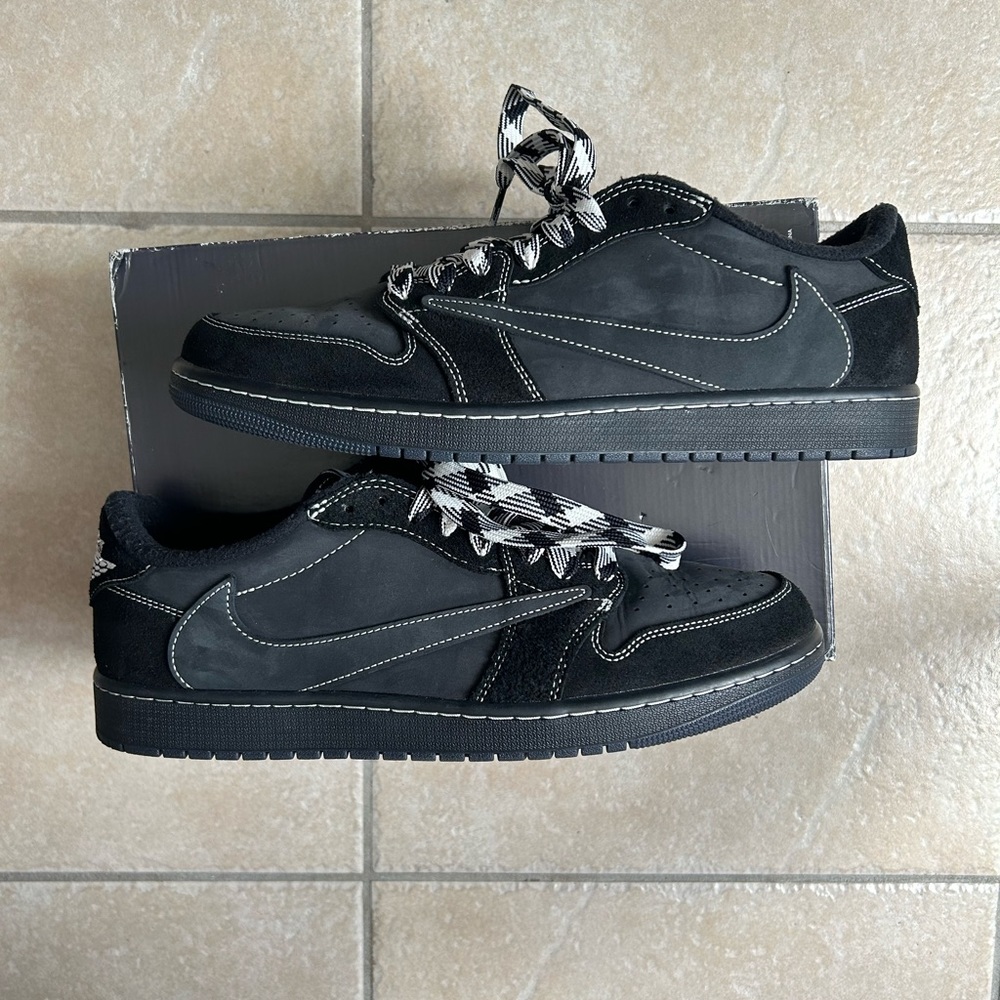 Travis Scott Air Jordan 1 Low OG SP ‘Black Phantom’
Size 13